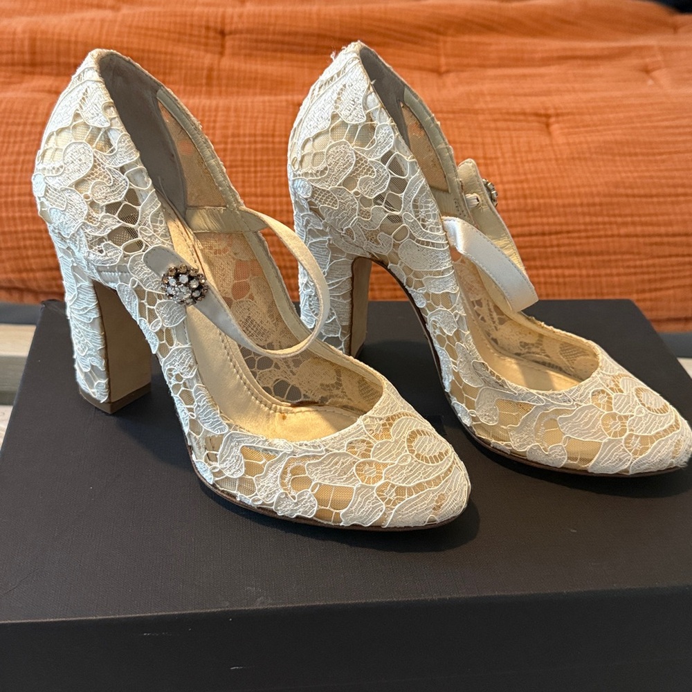 Dolce & Gabbana Cream Lace Pumps